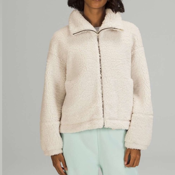 lululemon athletica Jackets & Blazers - Lululemon Athletica Cream Teddy Jacket size 8